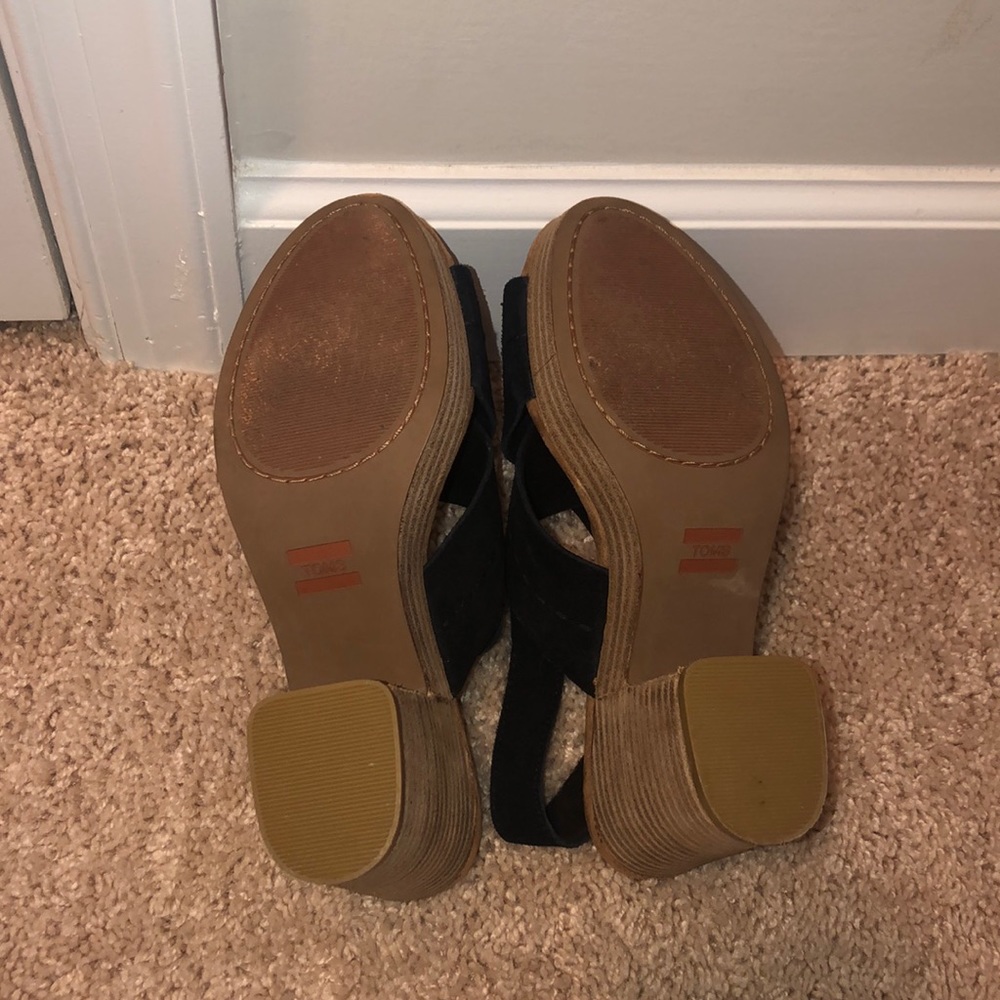 Toms - Picture 3 of 3